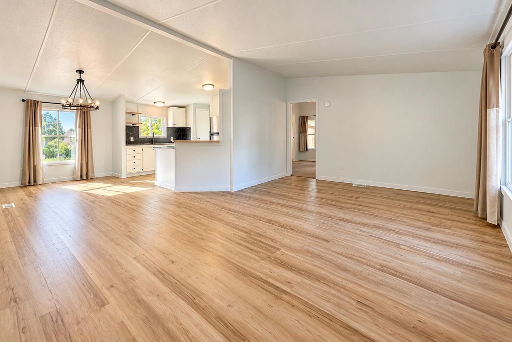 14839 N Shenandoah Forest Ln, Mead, WA 99021 photo 3