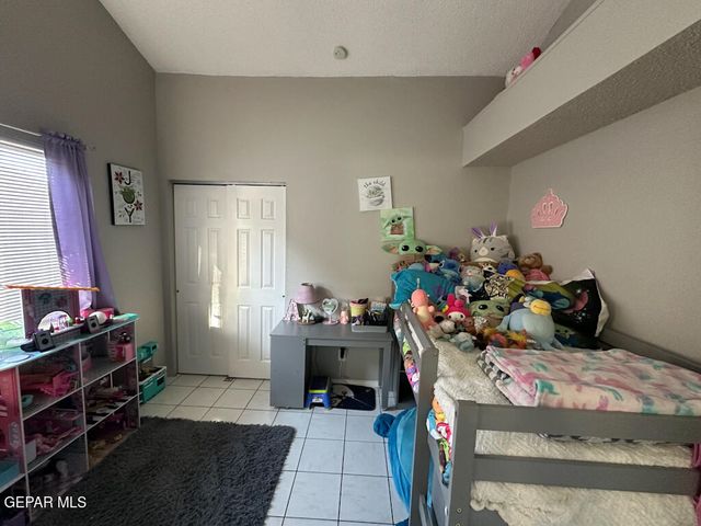 824 Destello Rd B Road, El Paso, TX 79907