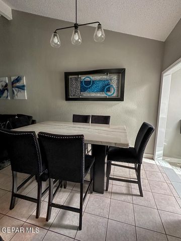 824 Destello Rd B Road, El Paso, TX 79907