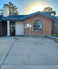 824 Destello Rd B Road, El Paso, TX 79907