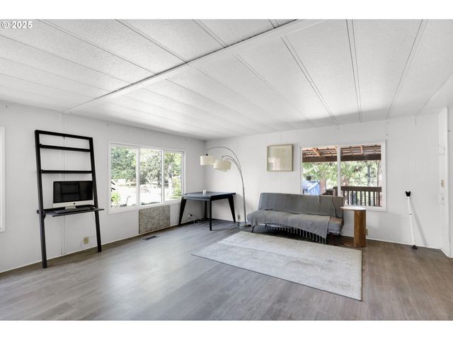 31145 KENADY Ln, Cottage Grove, OR 97424