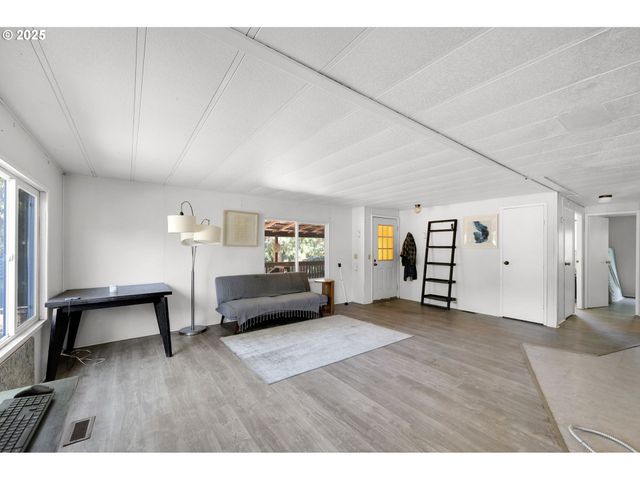 31145 KENADY Ln, Cottage Grove, OR 97424