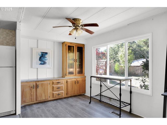 31145 KENADY Ln, Cottage Grove, OR 97424