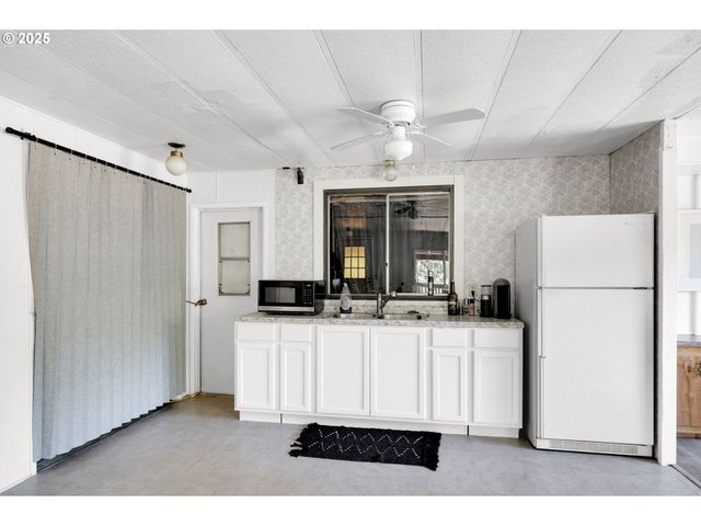 31145 KENADY Ln, Cottage Grove, OR 97424