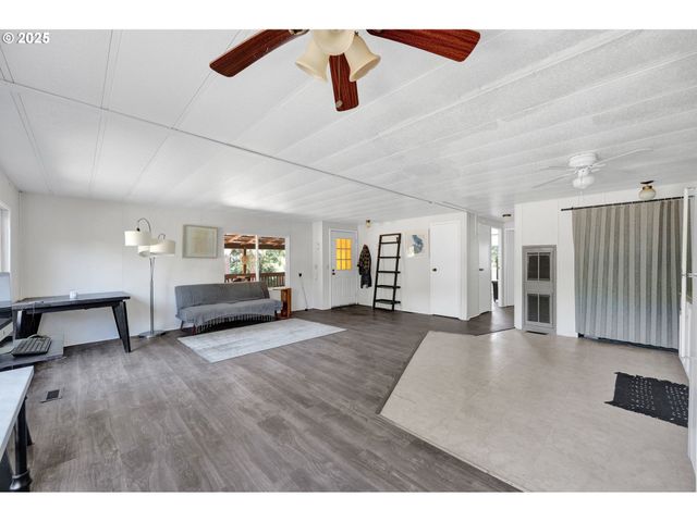 31145 KENADY Ln, Cottage Grove, OR 97424