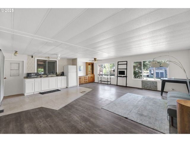 31145 KENADY Ln, Cottage Grove, OR 97424