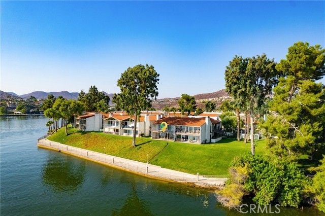 22054 Treasure Island, Canyon Lake, CA 92587