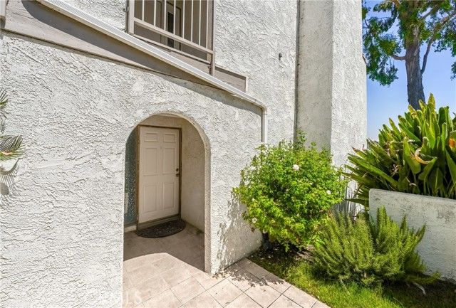 22054 Treasure Island, Canyon Lake, CA 92587