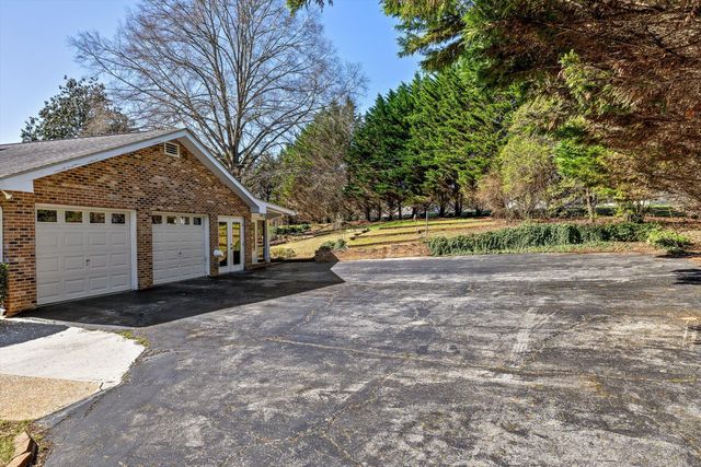 9113 Edgewater Road, Chattanooga, TN 37416