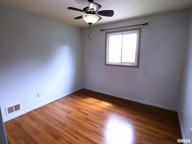 4826 N BIGELOW Street, Peoria, IL 61614