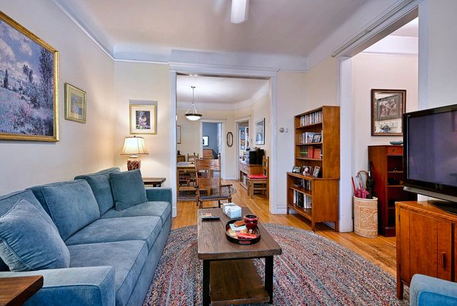 1461 W Winona Street, Chicago, IL 60640