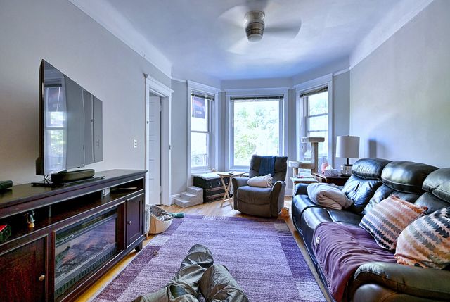 1461 W Winona Street, Chicago, IL 60640