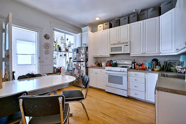 1461 W Winona Street, Chicago, IL 60640