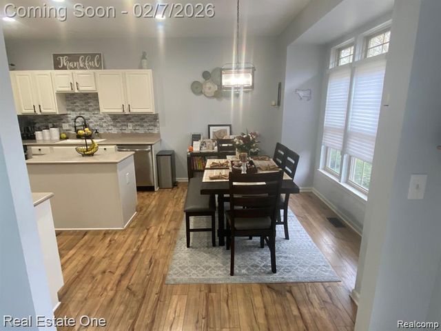 7305 GATEWAY Drive, West Bloomfield Charter Township, MI 48322