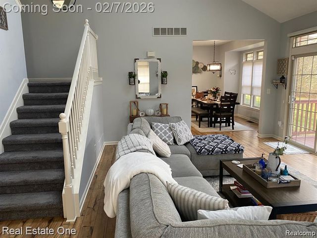 7305 GATEWAY Drive, West Bloomfield Charter Township, MI 48322