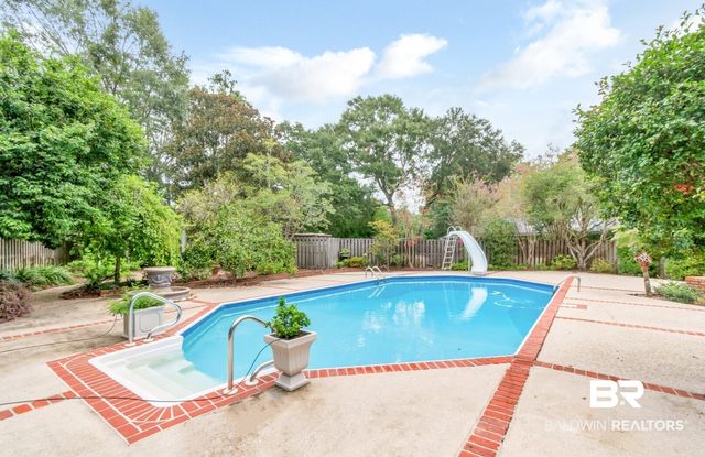 1908 Twin Oaks Court, Mobile, AL 36609