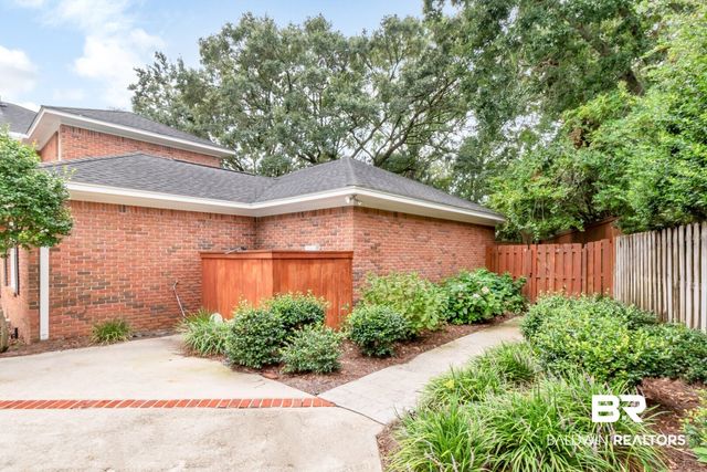 1908 Twin Oaks Court, Mobile, AL 36609