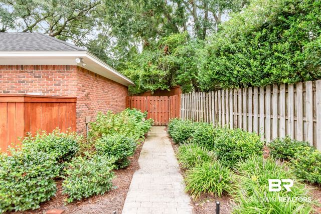 1908 Twin Oaks Court, Mobile, AL 36609