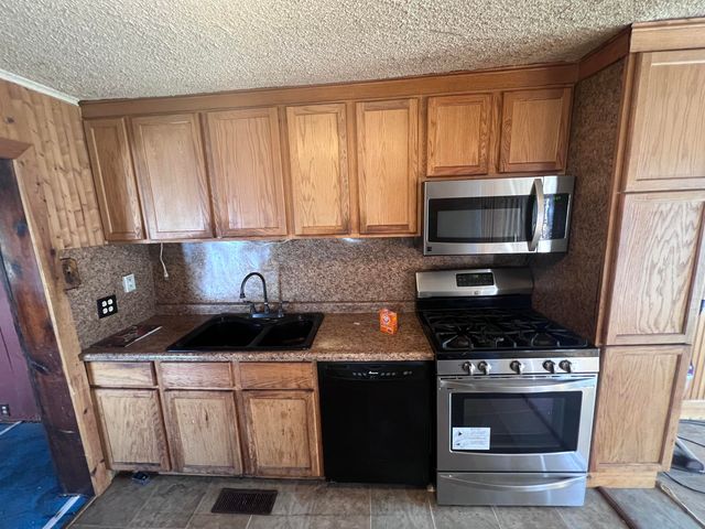 534 Barrett ave Avenue, Jackson, MI 49202