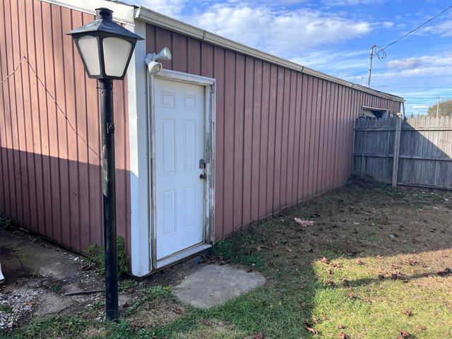 534 Barrett ave Avenue, Jackson, MI 49202