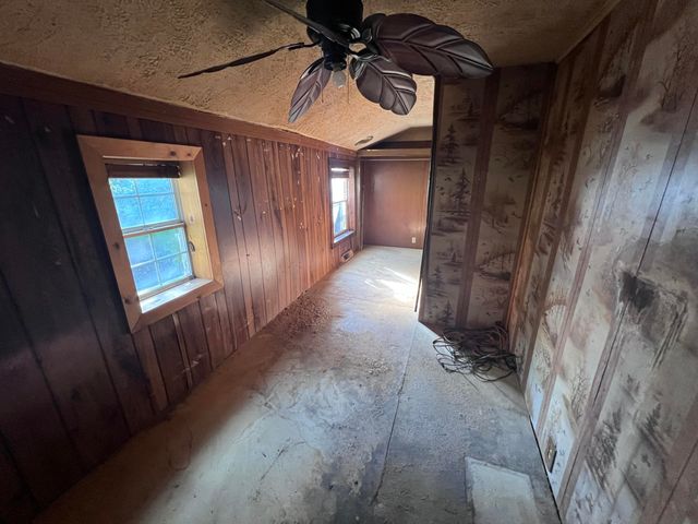 534 Barrett ave Avenue, Jackson, MI 49202