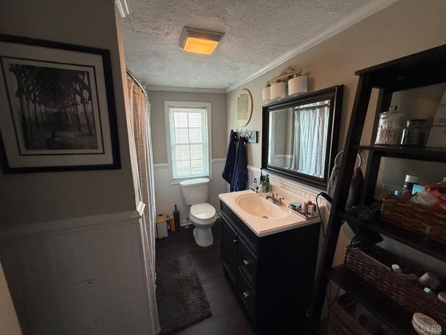 1935 Hughes Avenue, Lynchburg, VA 24521
