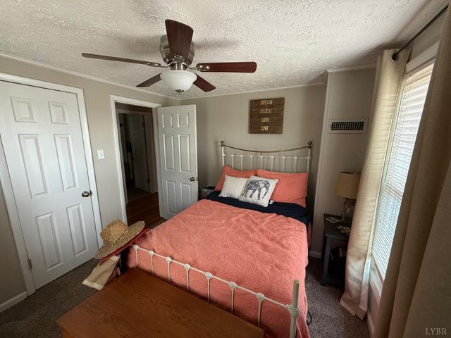 1935 Hughes Avenue, Lynchburg, VA 24521