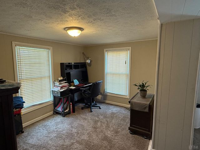 1935 Hughes Avenue, Lynchburg, VA 24521