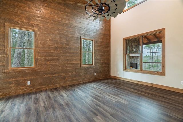 121 Indian Lane, Ellijay, GA 30540