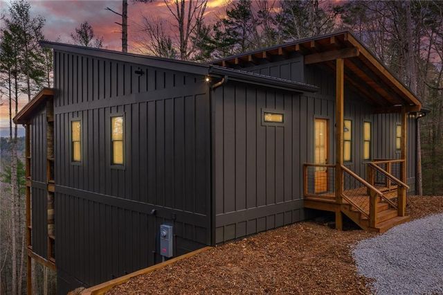 121 Indian Lane, Ellijay, GA 30540