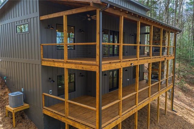 121 Indian Lane, Ellijay, GA 30540