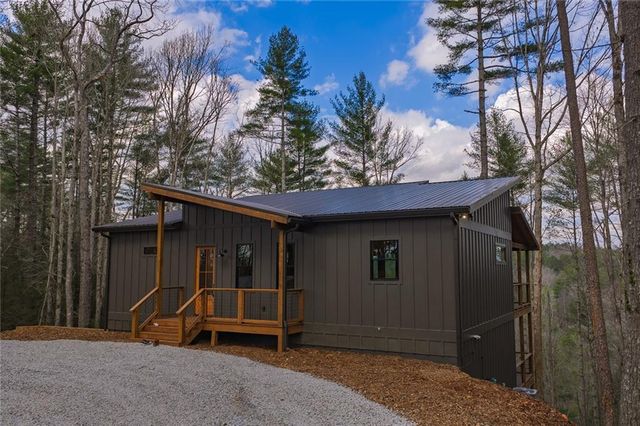 121 Indian Lane, Ellijay, GA 30540