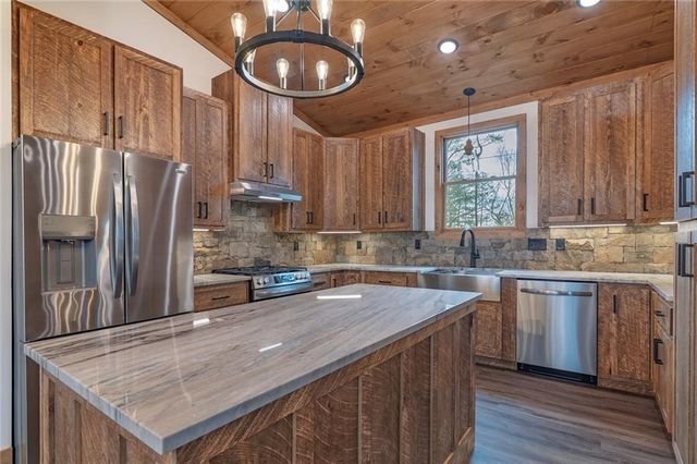 121 Indian Lane, Ellijay, GA 30540