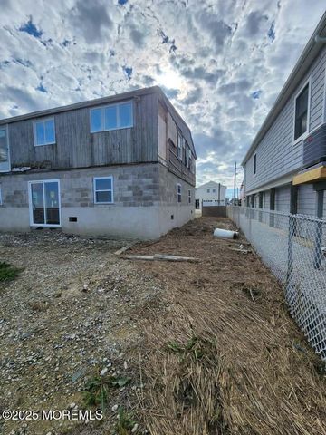 389 Kingfisher Road, Tuckerton, NJ 08087