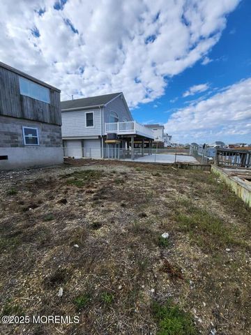 389 Kingfisher Road, Tuckerton, NJ 08087