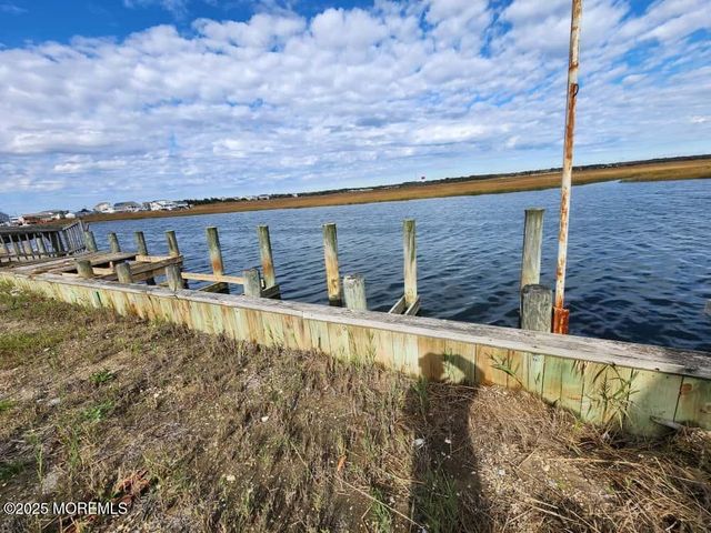 389 Kingfisher Road, Tuckerton, NJ 08087