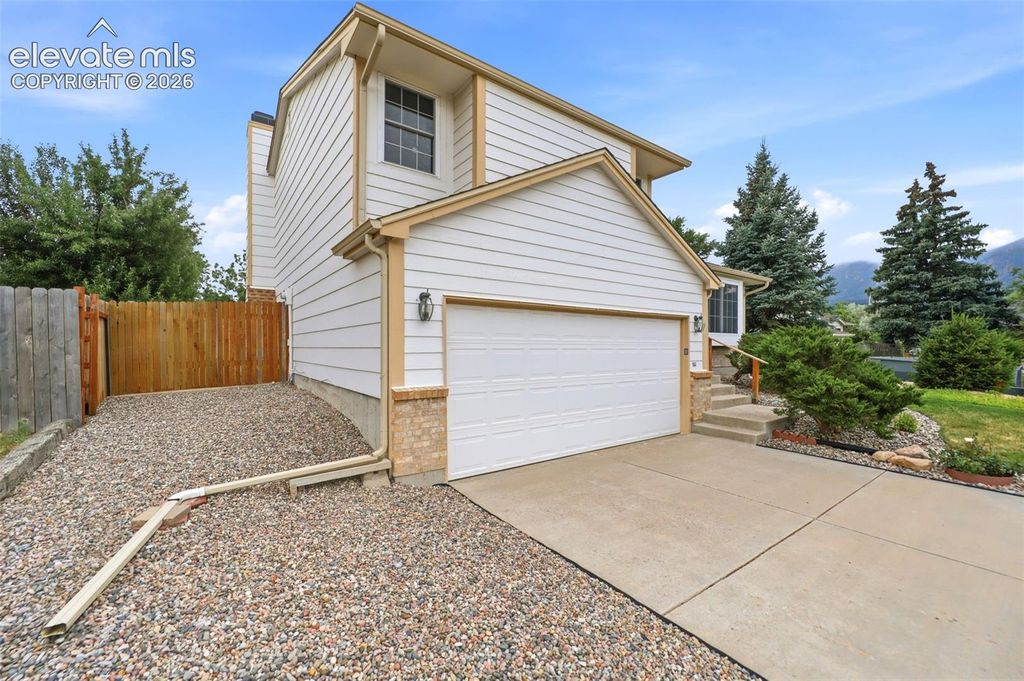 637 Trailcrest Court, Colorado Springs, CO 80906 — photo 3