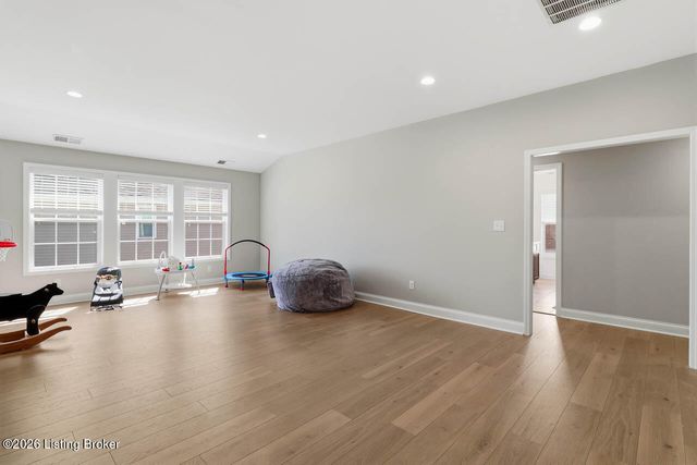 2011 Carabiner Way, Louisville, KY 40245