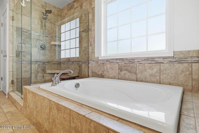2011 Carabiner Way, Louisville, KY 40245