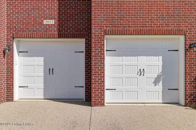 2011 Carabiner Way, Louisville, KY 40245