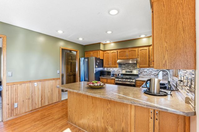 984 Ferndale Street S, Maplewood, MN 55119