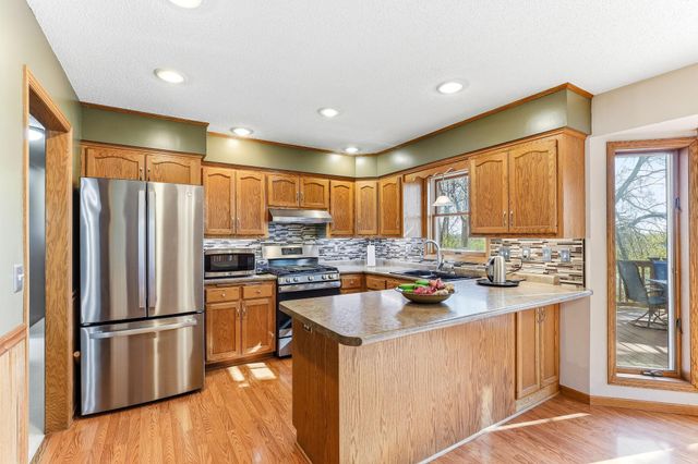 984 Ferndale Street S, Maplewood, MN 55119