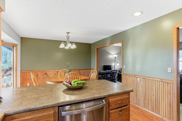 984 Ferndale Street S, Maplewood, MN 55119