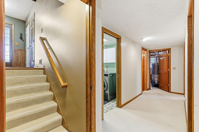 984 Ferndale Street S, Maplewood, MN 55119