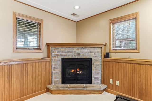 984 Ferndale Street S, Maplewood, MN 55119