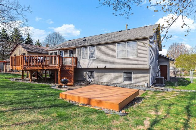 984 Ferndale Street S, Maplewood, MN 55119