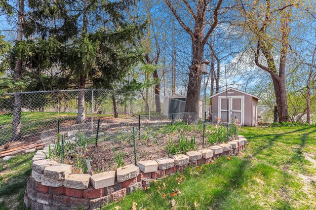 984 Ferndale Street S, Maplewood, MN 55119