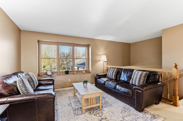 984 Ferndale Street S, Maplewood, MN 55119