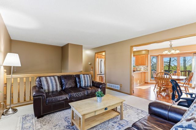 984 Ferndale Street S, Maplewood, MN 55119