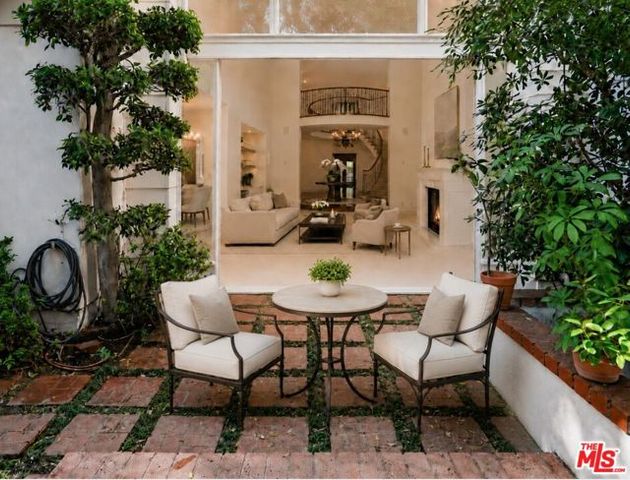 12386 Ridge Circle, Los Angeles, CA 90049